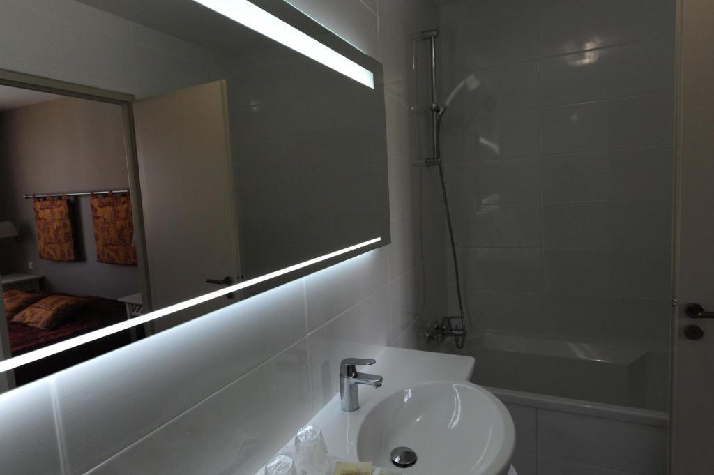 Hotel Spa Le Relais Du Bellay Montreuil-Bellay Quarto foto
