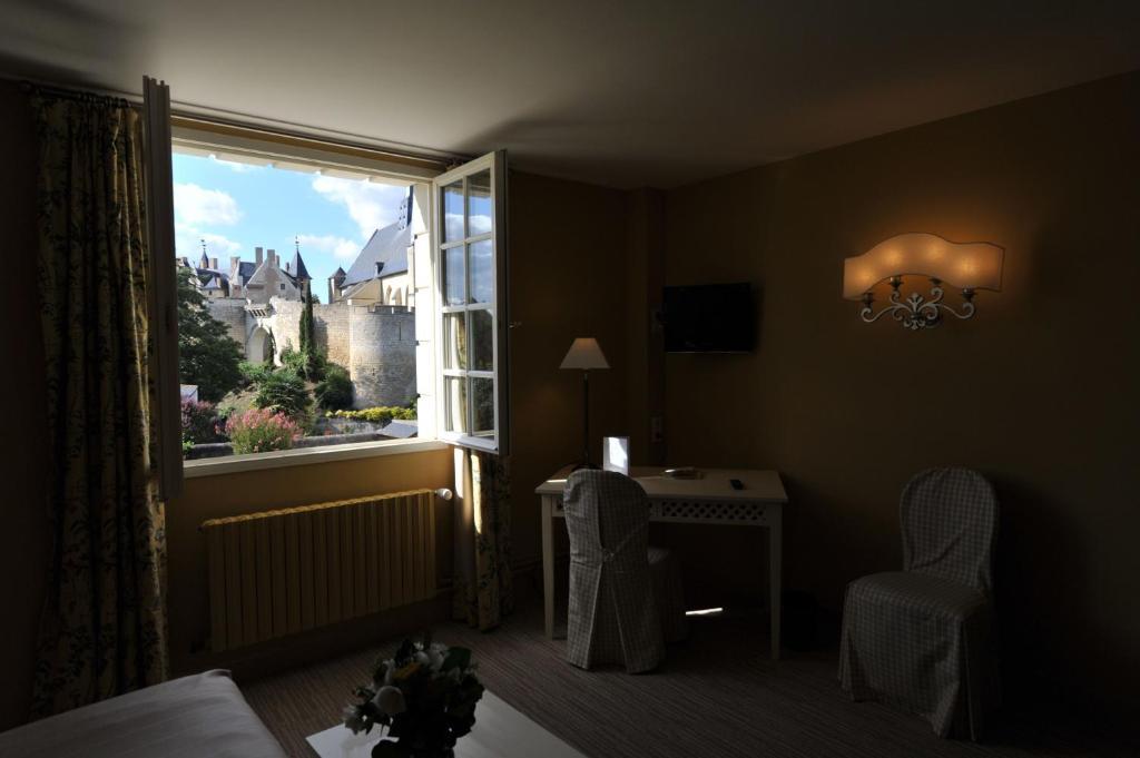 Hotel Spa Le Relais Du Bellay Montreuil-Bellay Quarto foto
